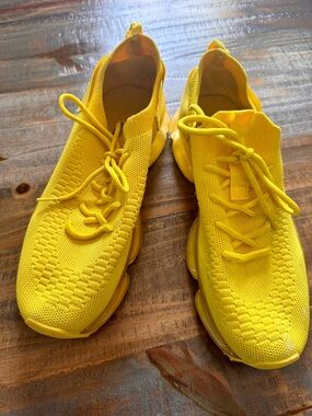 Freewalk Yellow Knit Lace up Breathable Athletic Sneakers Low Top